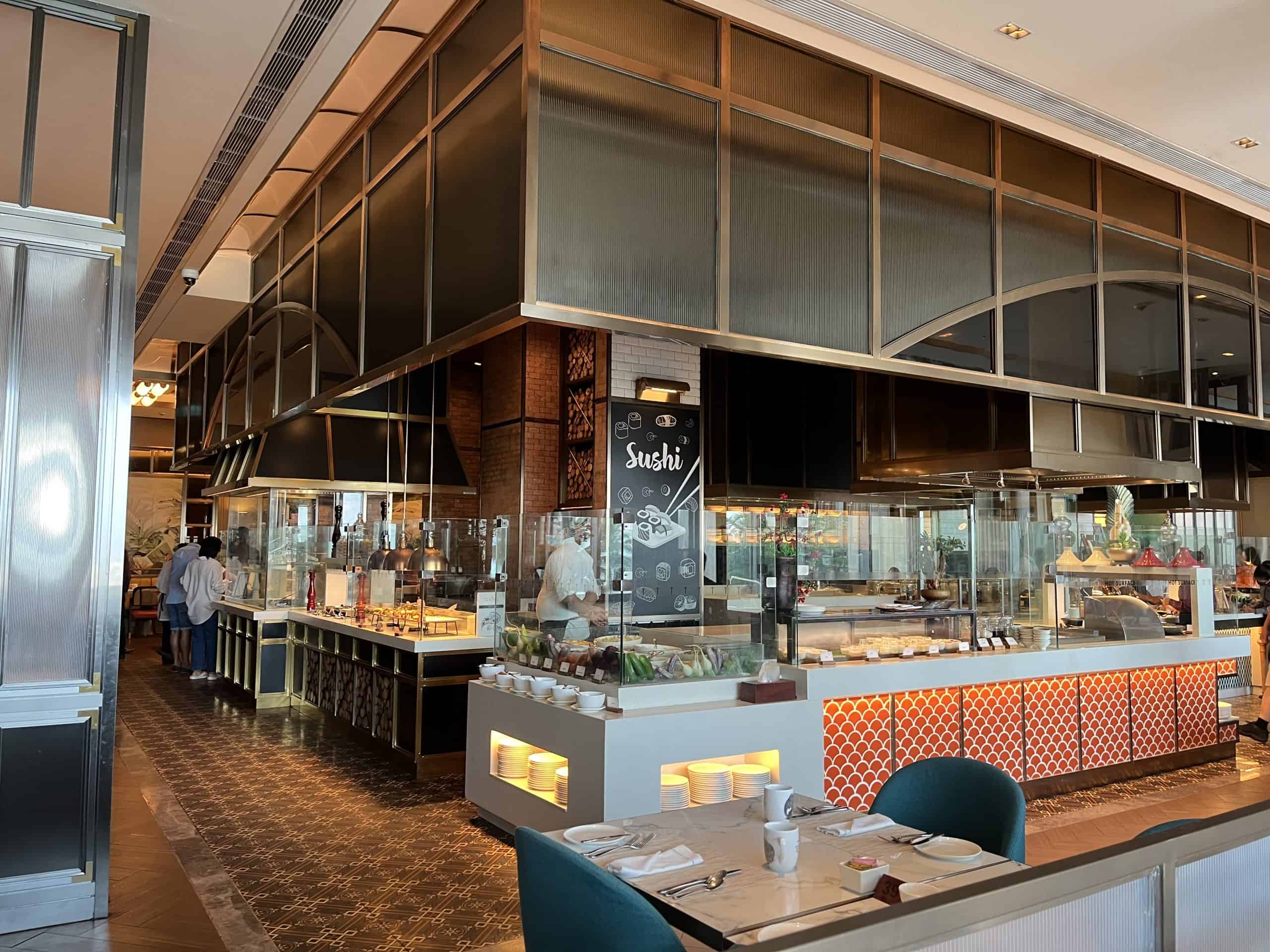 Central restaurant buffet breakfast options in Shangri-La Colombo