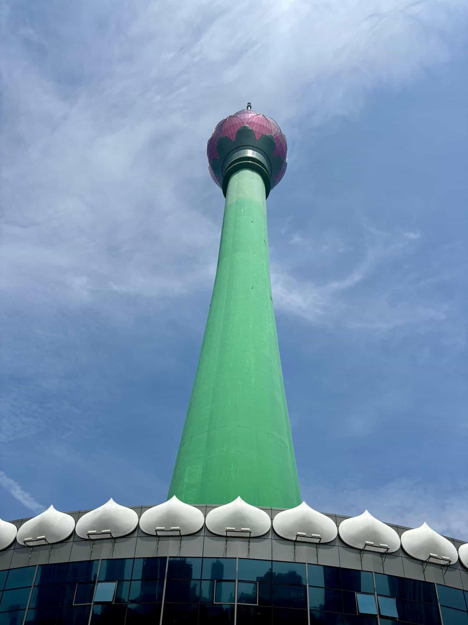 Close up photo of the Lotus Tower Colombo
