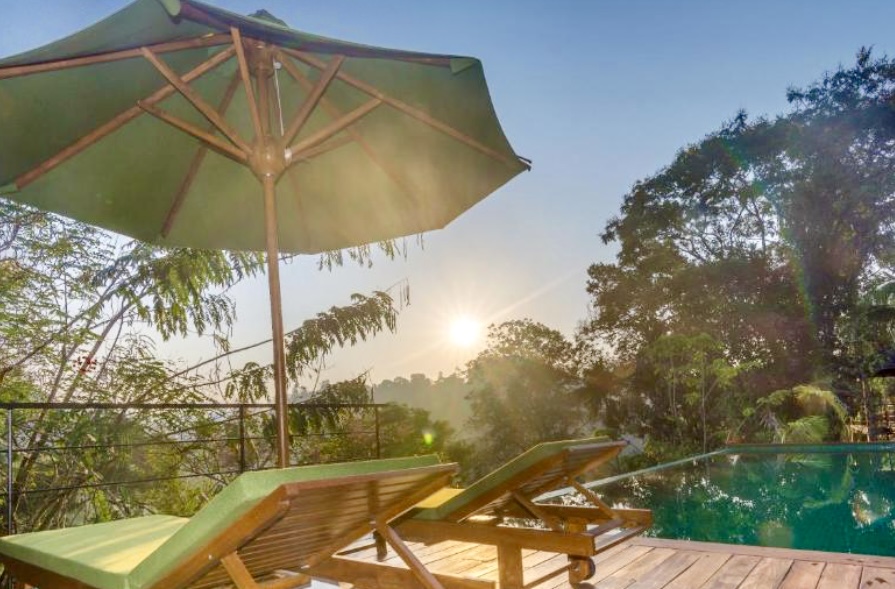 family-friendly-hotels-kandy-pools