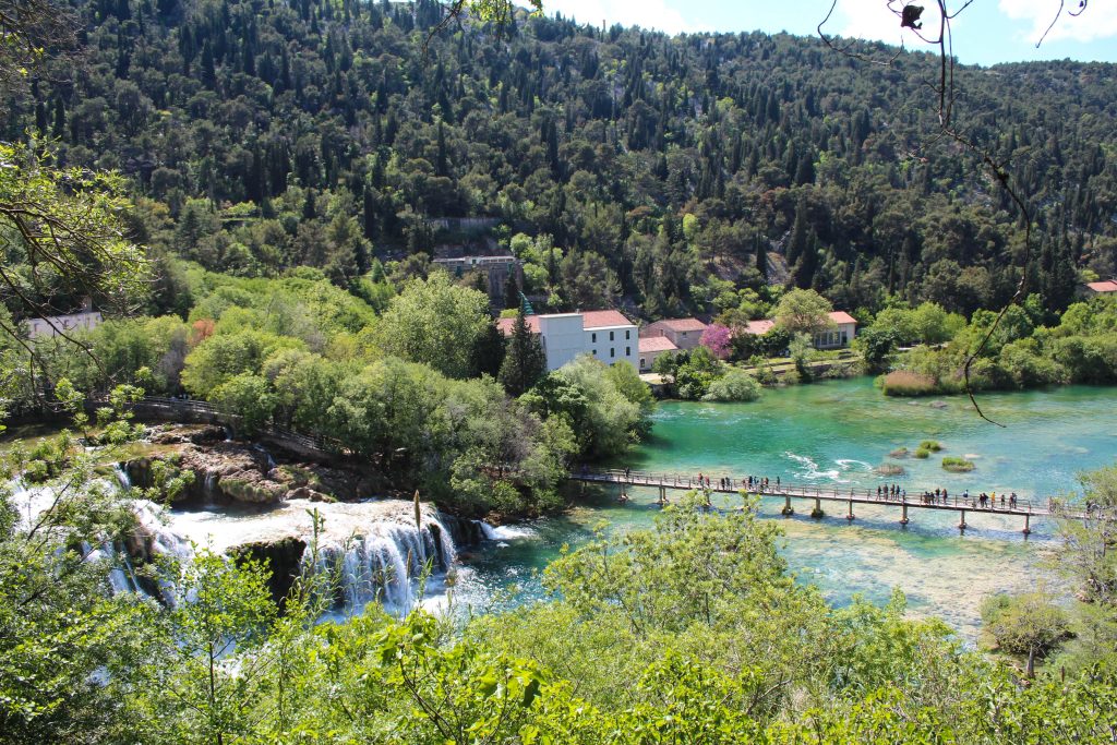 solo-travel-destinations-2025