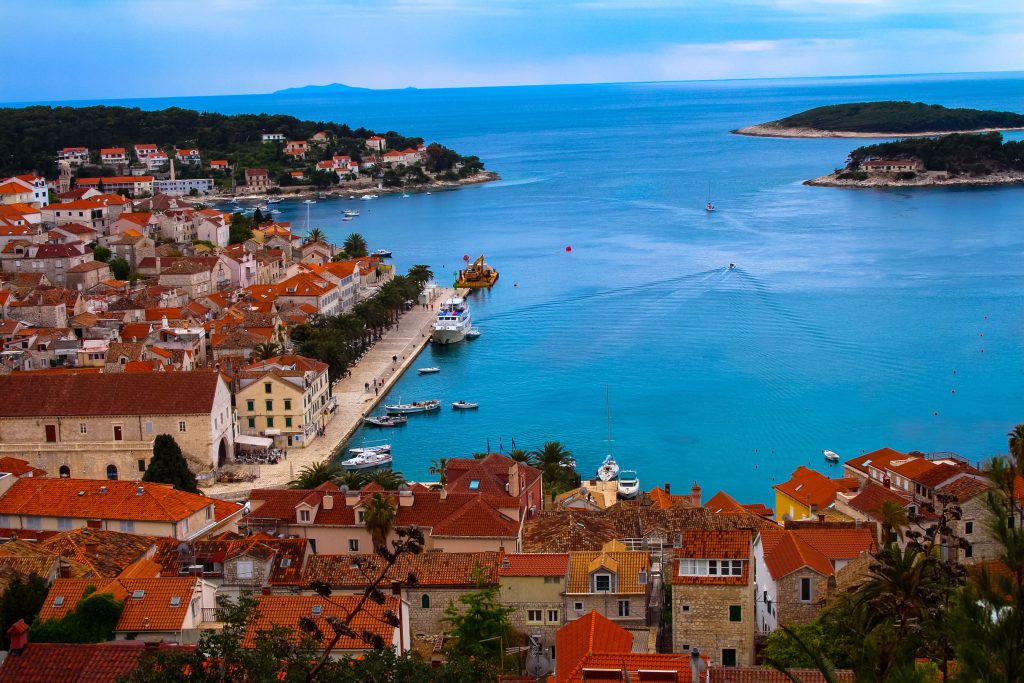 solo-travel-destinations-2025